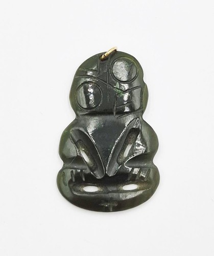 Vintage maori carved jade hei - carved,